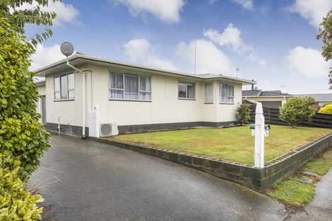Photo of property in 15 Meadowbrook Drive, Cloverlea, Palmerston North, 4412