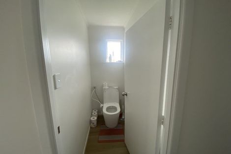 Photo of property in 18 Royal Arch Place, Rosehill, Papakura, 2113