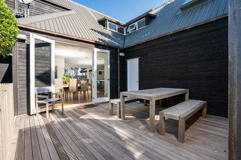 Photo of property in 34 Seatoun Heights Road, Seatoun, Wellington, 6022