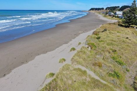 Photo of property in 117 Blue Pacific Parade, Riversdale Beach, Masterton, 5872