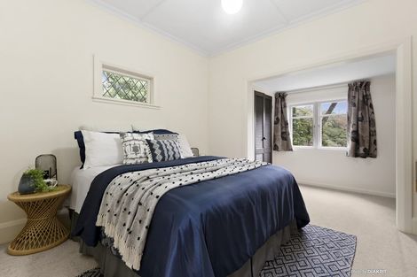 Photo of property in 54 Moana Road, Kelburn, Wellington, 6012