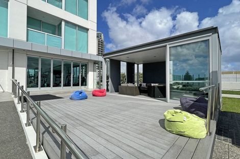 Photo of property in Sentinel Apartments, 905/3 Northcroft Street, Takapuna, Auckland, 0622