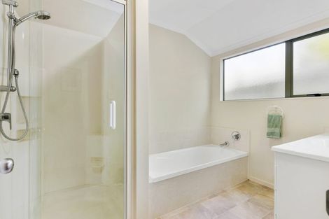 Photo of property in 71 Kath Hopper Drive, Orewa, 0931