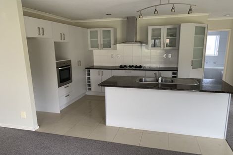 Photo of property in 80 South Kensington Way, Henderson, Auckland, 0612