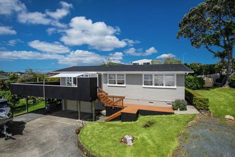 Photo of property in 6 Fairway Avenue, Red Beach, 0932