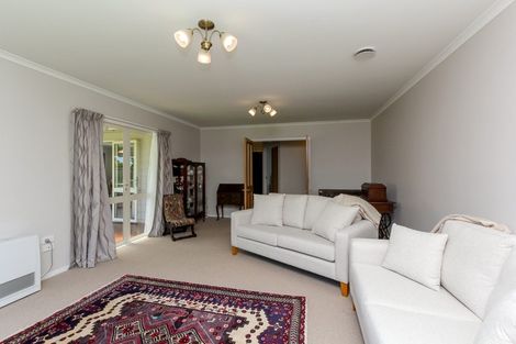 Photo of property in 18 Veale Road, Frankleigh Park, New Plymouth, 4310