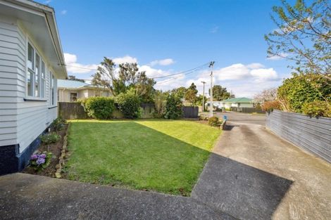 Photo of property in 5 Charles Major Place, Hawera, 4610
