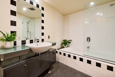 Photo of property in Dominion Apartments, 4/80 Victoria Street, Wellington Central, Wellington, 6011