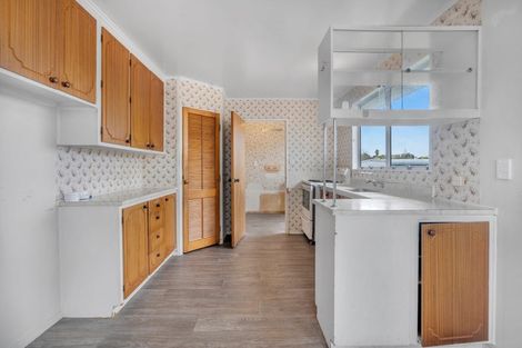 Photo of property in 20 Forest Hill Road, Henderson, Auckland, 0612