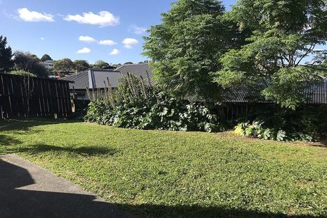 Photo of property in 2/4 Penning Road, Castor Bay, Auckland, 0620