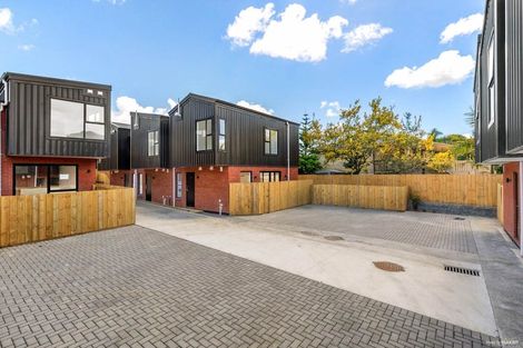 Photo of property in 2/24 Carnoustie Drive, Wattle Downs, Auckland, 2103