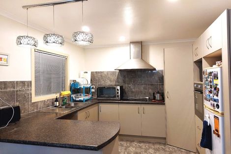 Photo of property in 5a Liddesdale Place, Papakura, 2110