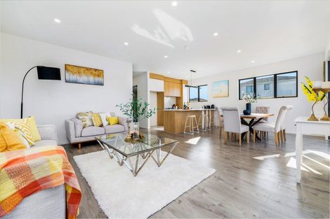 Photo of property in 17 Woven Place, Karaka, Papakura, 2113