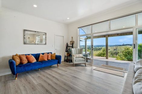 Photo of property in 442 Whananaki Road North, Opuawhanga, Hikurangi, 0181