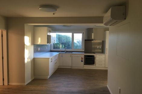 Photo of property in 11 Longcroft Terrace, Newlands, Wellington, 6037