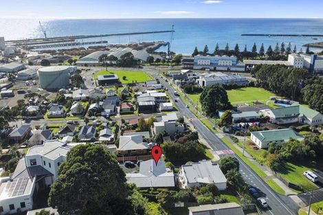 Photo of property in 3 Weston Street, Moturoa, New Plymouth, 4310