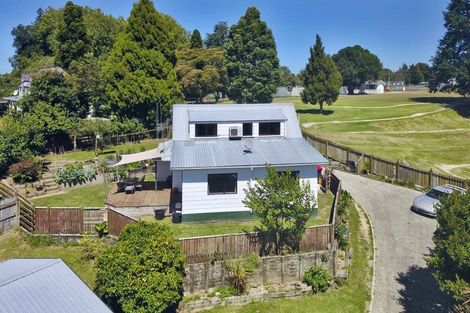 Photo of property in 10 Muir Place, Te Puke, 3119