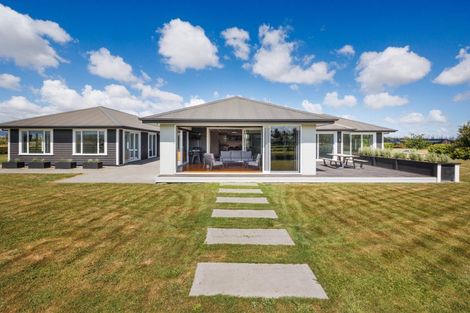 Photo of property in 33 Hartwell Drive, Kelvin Grove, Palmerston North, 4470