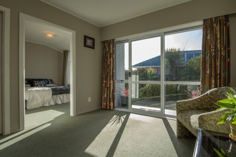 Photo of property in 6 Shirldale Place, Avonhead, Christchurch, 8042