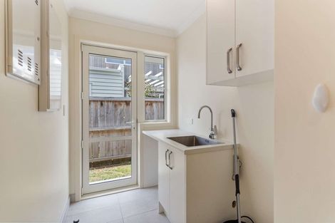 Photo of property in 71 Milano Boulevard, Karaka, Papakura, 2113