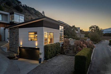 Photo of property in 19a Sunrise Bay Drive, Wanaka, 9305