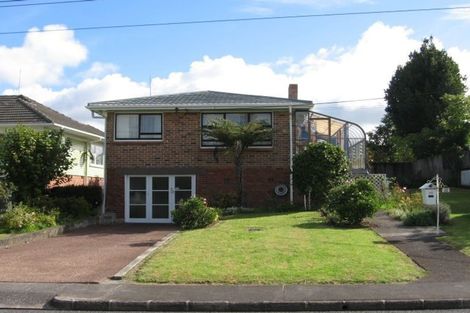 Photo of property in 10 Graham Avenue, Te Atatu Peninsula, Auckland, 0610