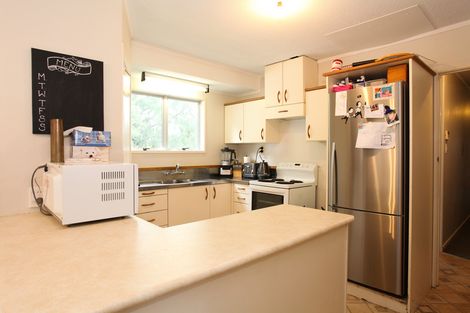 Photo of property in 21 Crescent Court, Melville, Hamilton, 3206