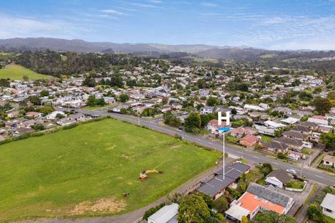 Photo of property in 130a Bruce Mclaren Road, Henderson, Auckland, 0612