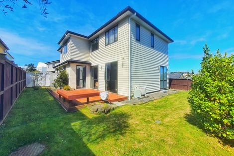 Photo of property in 19a Northcross Drive, Oteha, Auckland, 0632