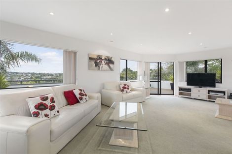 Photo of property in 2/40 Carlisle Road, Browns Bay, Auckland, 0630