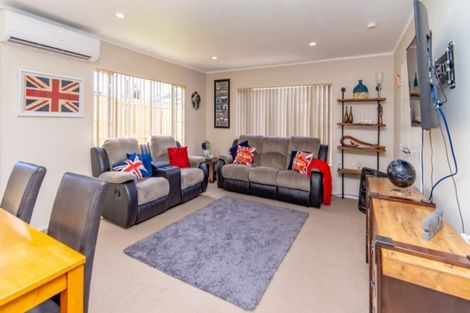 Photo of property in 6 Waikaremoana Place, Pakuranga Heights, Auckland, 2010