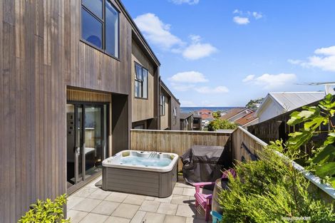 Photo of property in 14/20 Trent Street, Island Bay, Wellington, 6023