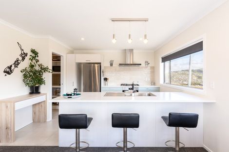 Photo of property in 17 Prestwich Rise, Churton Park, Wellington, 6037