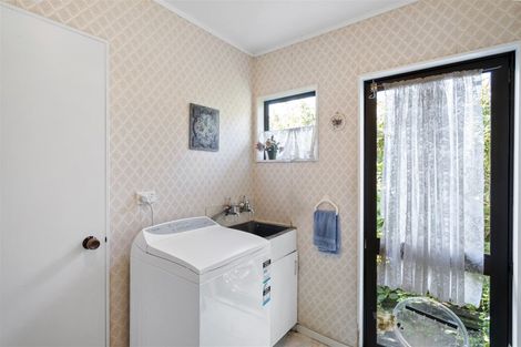 Photo of property in 1/3 Jacanas Place, Unsworth Heights, Auckland, 0632