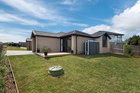 Photo of property in 17 Omahuru Road, Glenbrook, 2681
