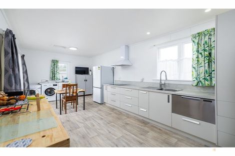 Photo of property in 15 Edward Street, Waimate, 7924