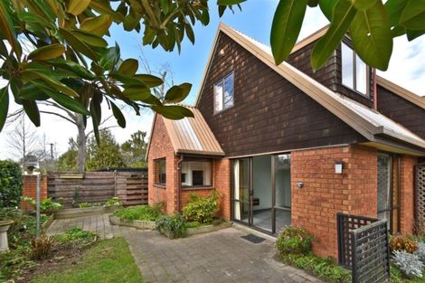 Photo of property in 2/23 Hamilton Avenue, Ilam, Christchurch, 8041