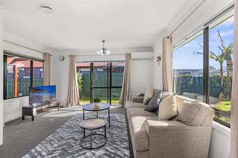 Photo of property in 14 Catalina Drive, Melville, Hamilton, 3206