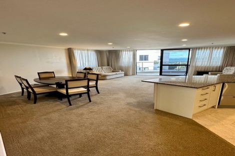 Photo of property in 4a/173 Hurstmere Road, Takapuna, Auckland, 0622