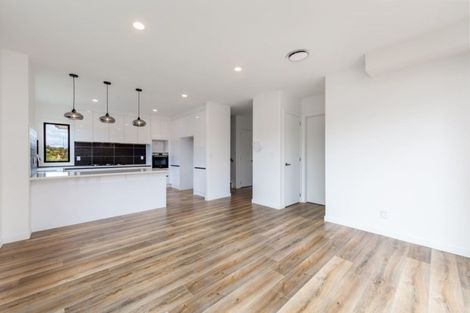 Photo of property in 4 Ahorangi Road, Silverdale, 0932