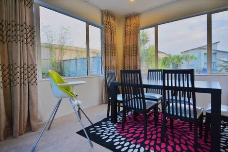 Photo of property in 16 Loughros Place, Pinehill, Auckland, 0632