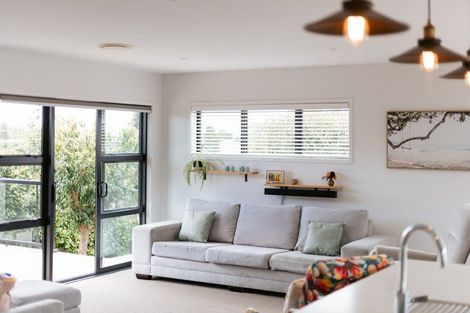 Photo of property in 132c Margaret Drive, Omokoroa, 3114