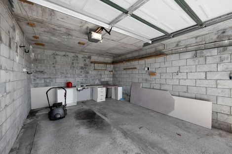 Photo of property in 15 Awanui Street, Merrilands, New Plymouth, 4312