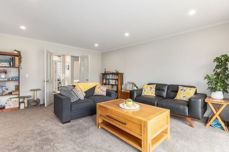 Photo of property in 31 Aspiring Terrace, Aotea, Porirua, 5024