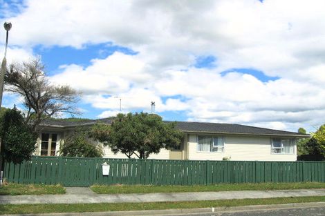Photo of property in 5 Blueberry Grove, Timberlea, Upper Hutt, 5018