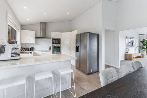 Photo of property in 20 Surville Place, Mairangi Bay, Auckland, 0630