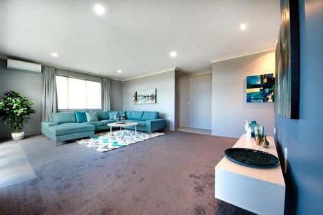 Photo of property in 11k Clearwater Cove, West Harbour, Auckland, 0618