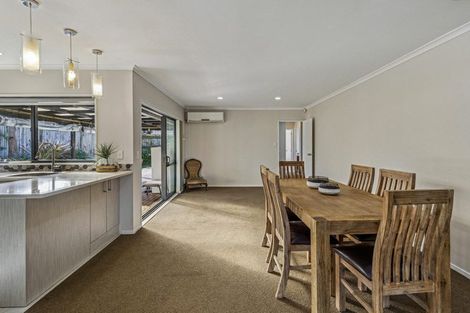 Photo of property in 20 Villino Place, Randwick Park, Auckland, 2105