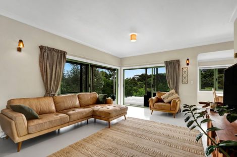 Photo of property in 1185b South Road, Oakura, 4314