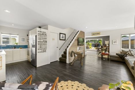 Photo of property in 10 Lee Street, Mount Maunganui, 3116